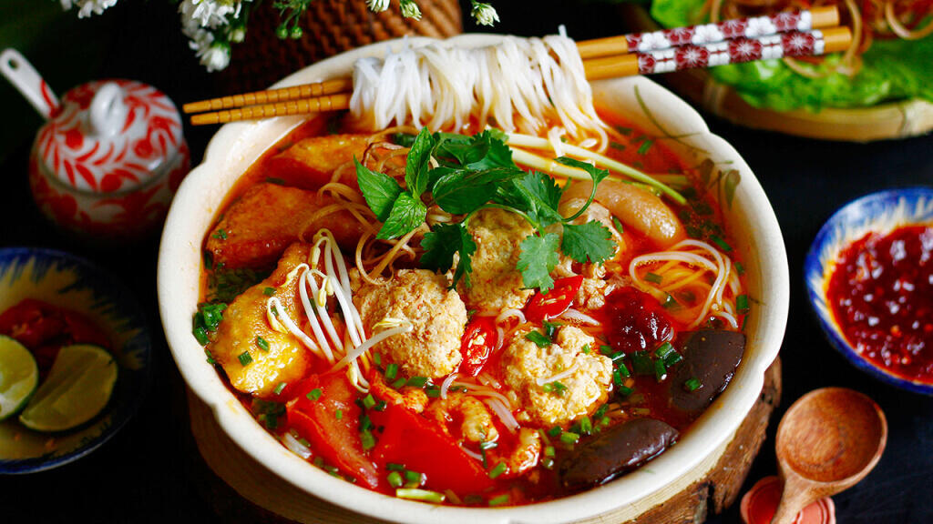 Bún riêu (Crab noodles)