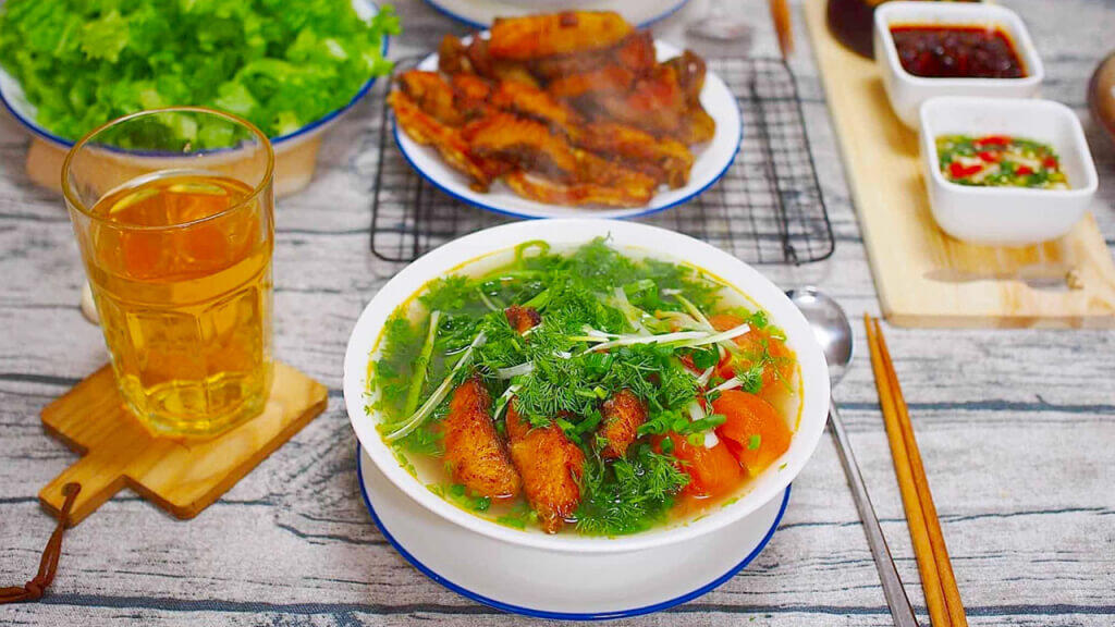 Bún cá (Noodle soup with fish)